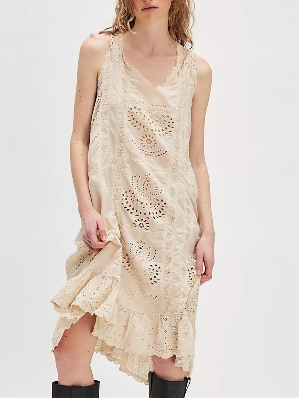 Elegant Cream Lace Dress